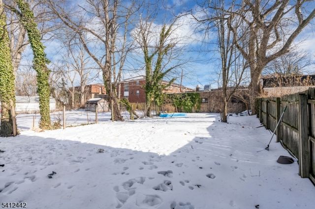 208 E Price St, Linden City, NJ 07036