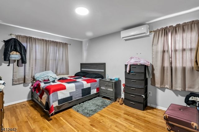 208 E Price St, Linden City, NJ 07036