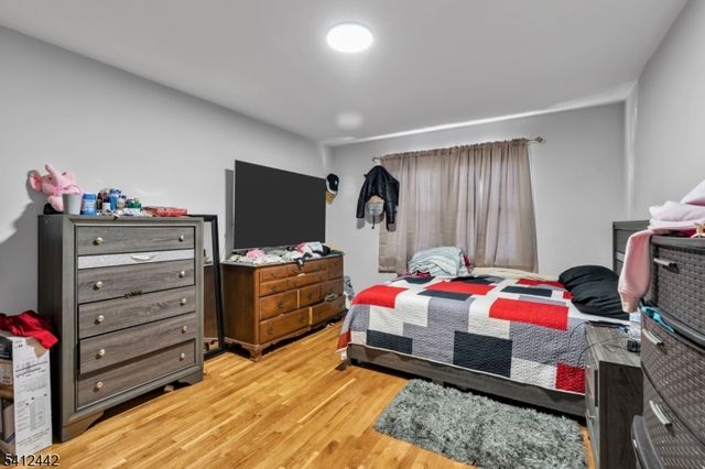 208 E Price St, Linden City, NJ 07036