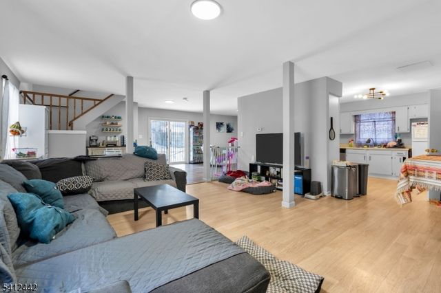 208 E Price St, Linden City, NJ 07036