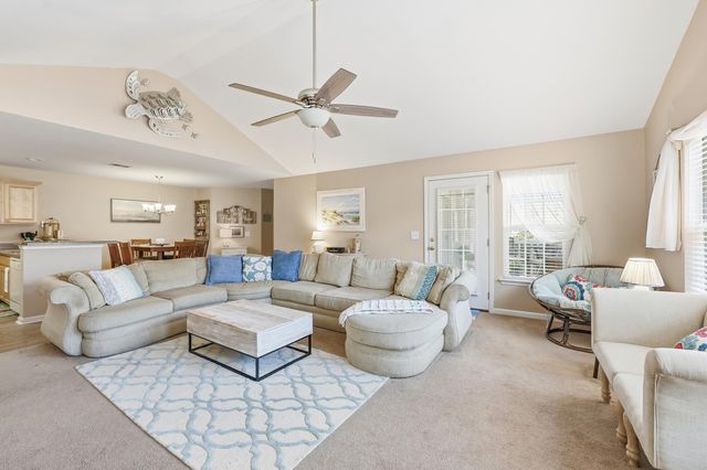 10 Logan Berry Ct Unit H, Murrells Inlet, SC 29576