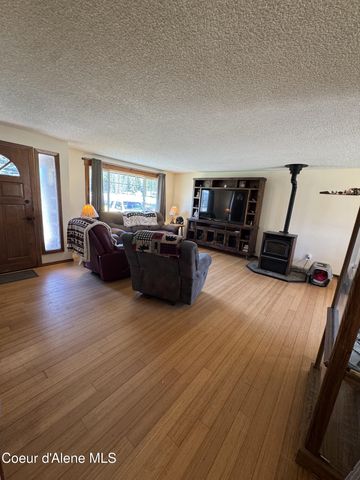 265 Campbell Loop, Laclede, ID 83841