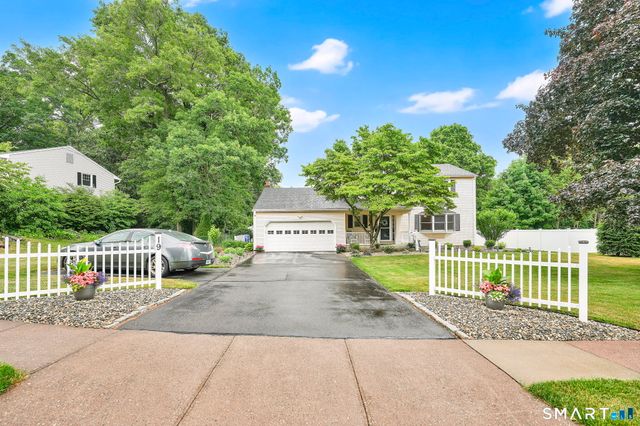 19 Kennedy Road, Manchester, CT 06042