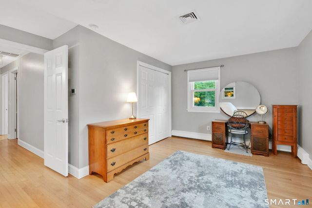 19 Kennedy Road, Manchester, CT 06042