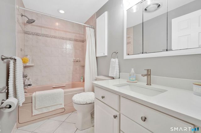 19 Kennedy Road, Manchester, CT 06042
