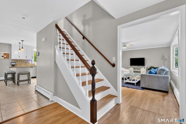 19 Kennedy Road, Manchester, CT 06042
