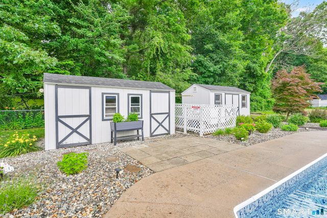 19 Kennedy Road, Manchester, CT 06042