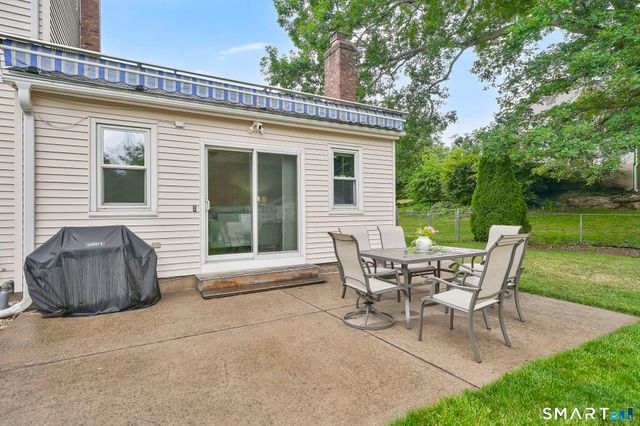 19 Kennedy Road, Manchester, CT 06042