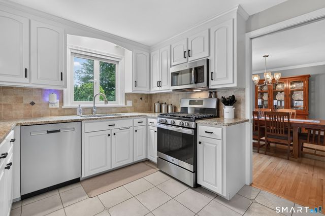 19 Kennedy Road, Manchester, CT 06042