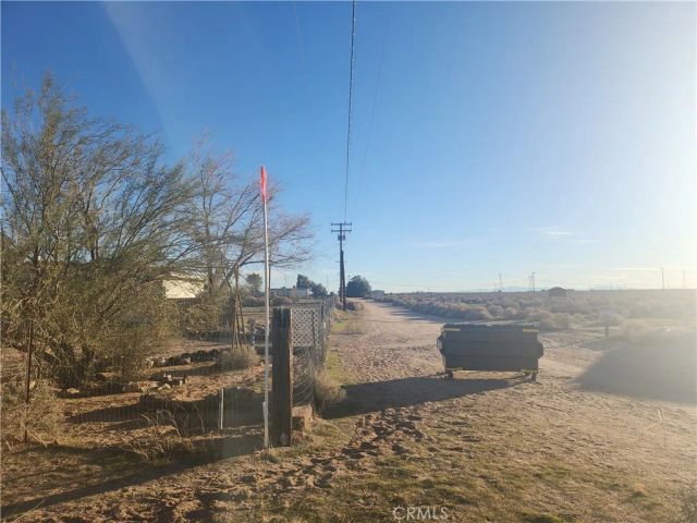 10 Edie, Hinkley, CA 92347