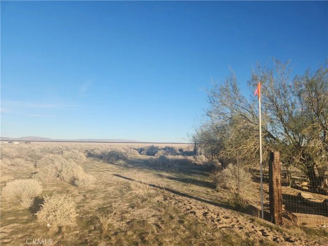 10 Edie, Hinkley, CA 92347