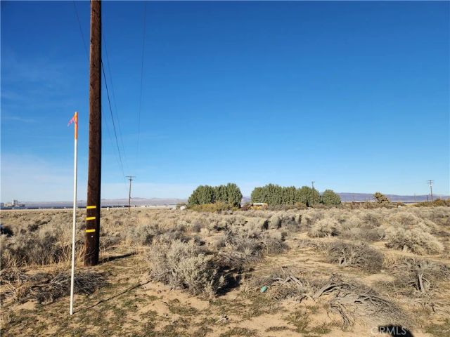 10 Edie, Hinkley, CA 92347