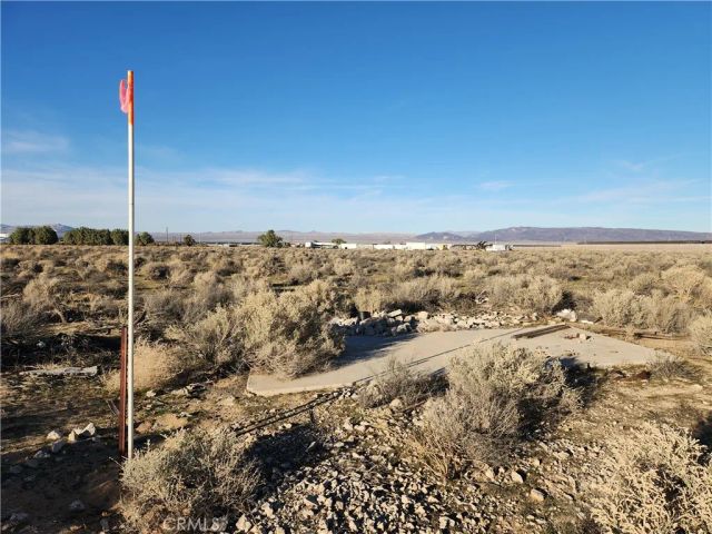 10 Edie, Hinkley, CA 92347