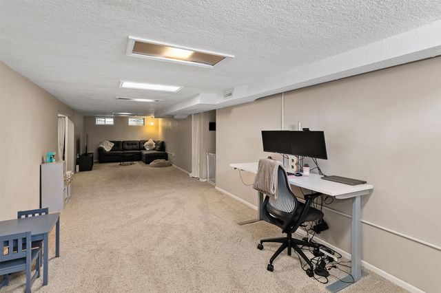 217 Jordan Drive, West Des Moines, IA 50265