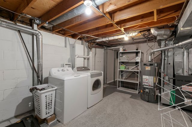 217 Jordan Drive, West Des Moines, IA 50265