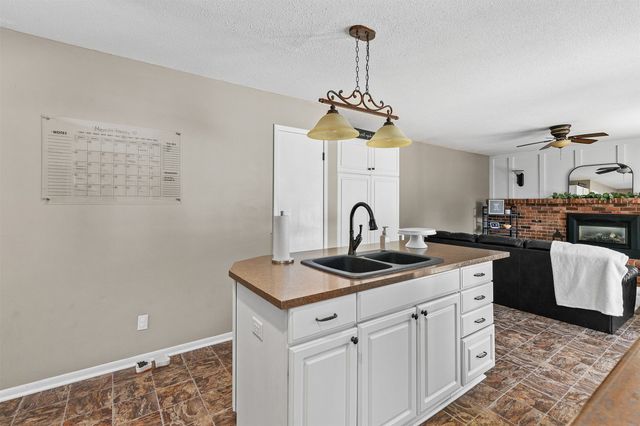 217 Jordan Drive, West Des Moines, IA 50265