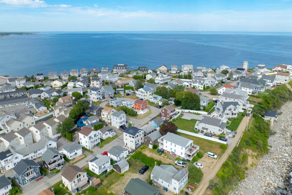 Image 12 of property listing at 23 Boar's Head Terrace, Hampton, NH 03842