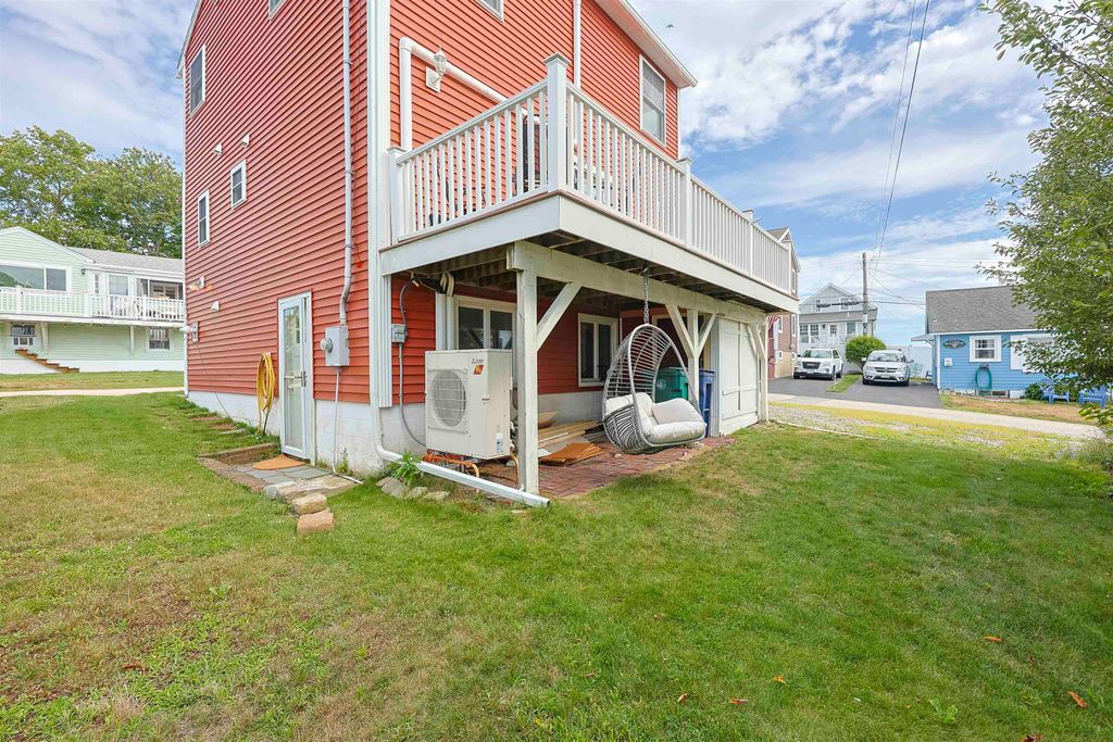 Image 15 of property listing at 23 Boar's Head Terrace, Hampton, NH 03842