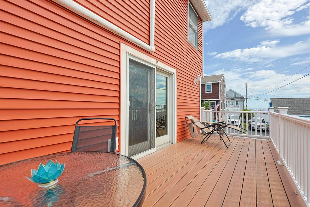 Image 17 of property listing at 23 Boar's Head Terrace, Hampton, NH 03842