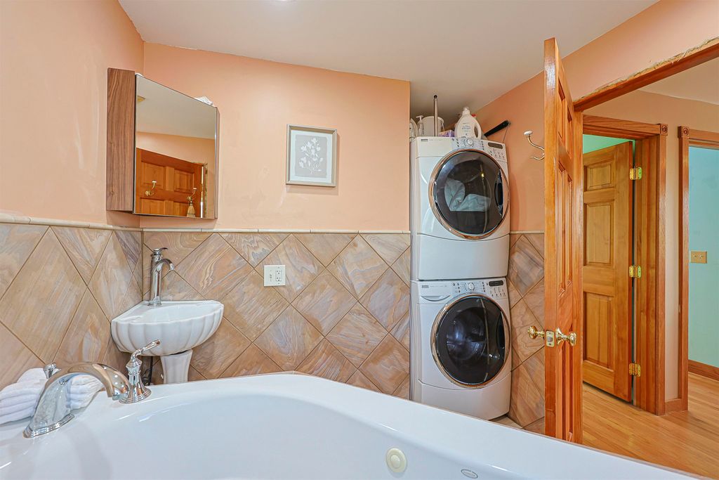 Image 31 of property listing at 23 Boar's Head Terrace, Hampton, NH 03842