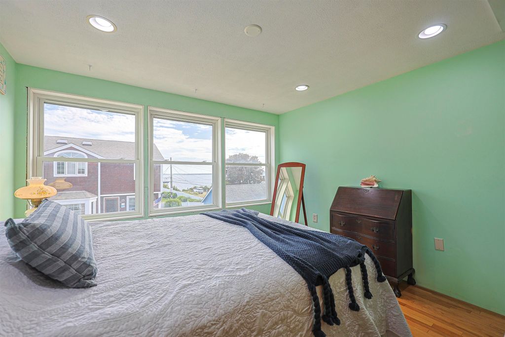 Image 34 of property listing at 23 Boar's Head Terrace, Hampton, NH 03842