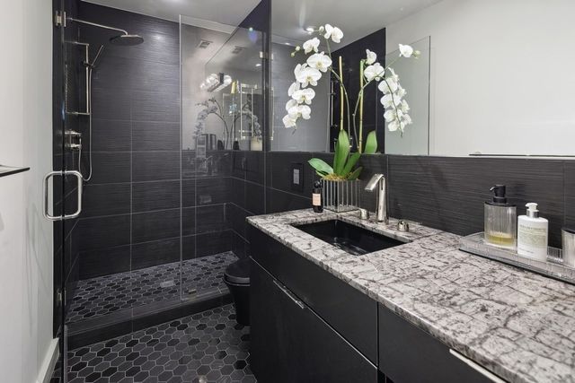 5415 N Ashland Avenue, Chicago, IL 60640