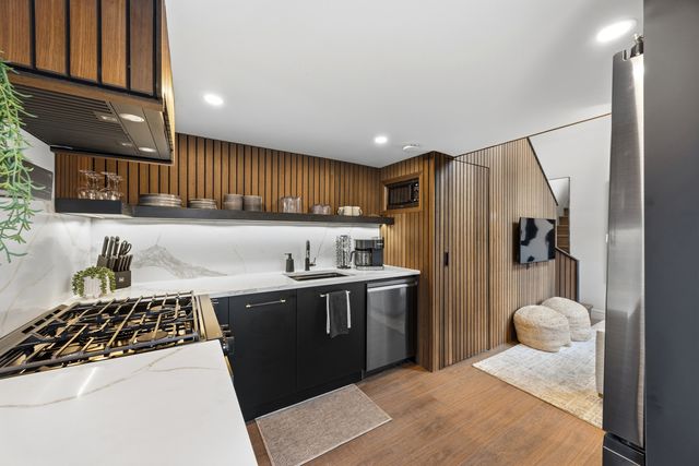 5415 N Ashland Avenue, Chicago, IL 60640