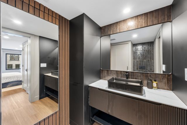 5415 N Ashland Avenue, Chicago, IL 60640