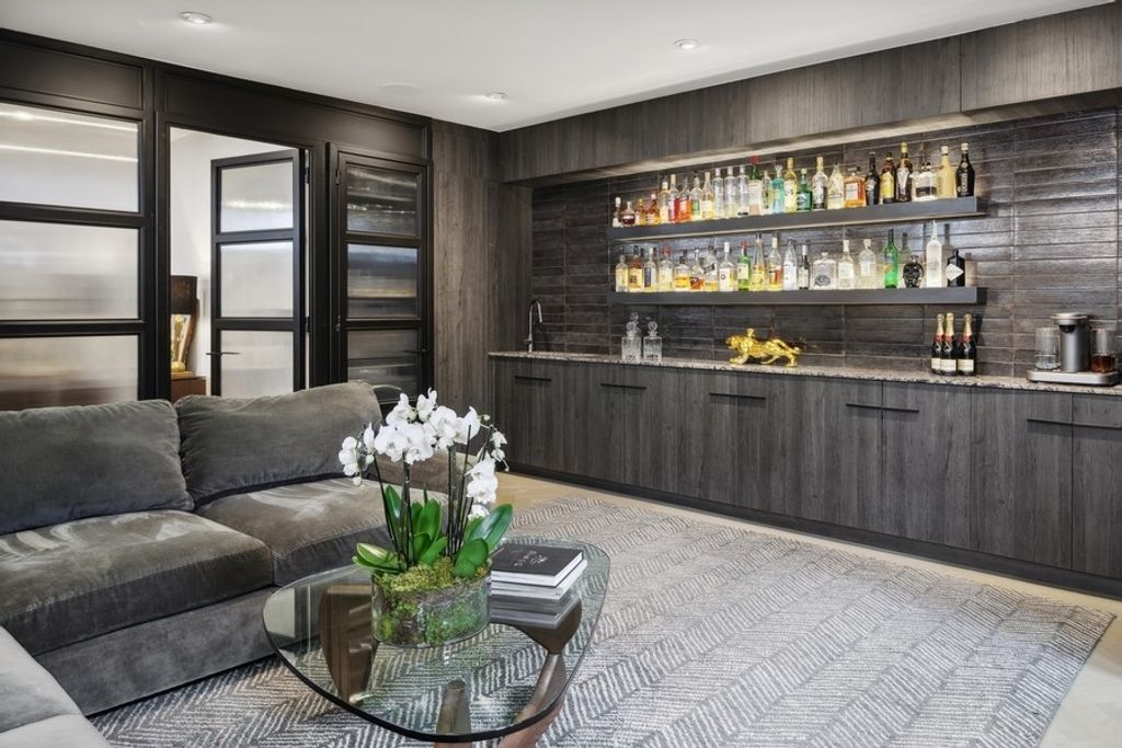 Image 27 of property listing at 5415 N Ashland Avenue, Chicago, IL 60640