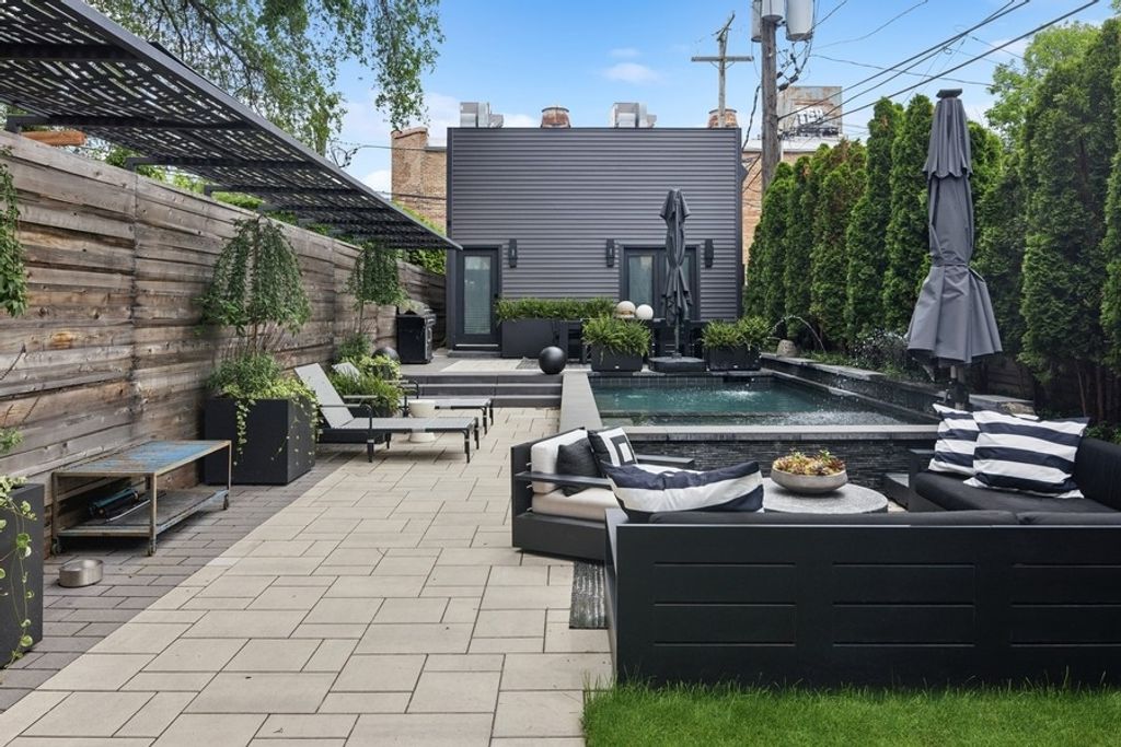 Image 35 of property listing at 5415 N Ashland Avenue, Chicago, IL 60640