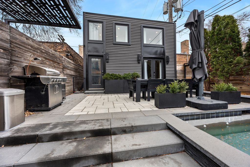 Image 41 of property listing at 5415 N Ashland Avenue, Chicago, IL 60640