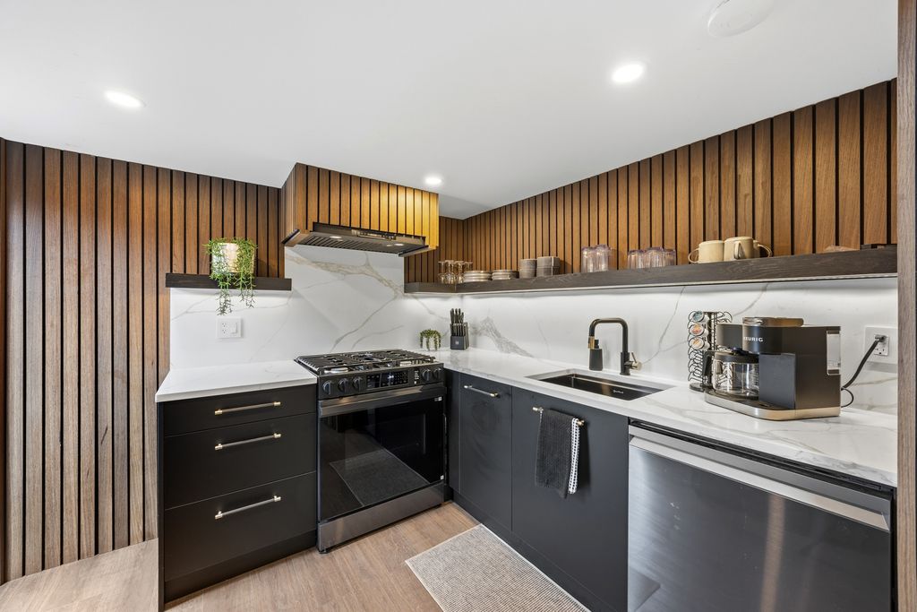 Image 46 of property listing at 5415 N Ashland Avenue, Chicago, IL 60640