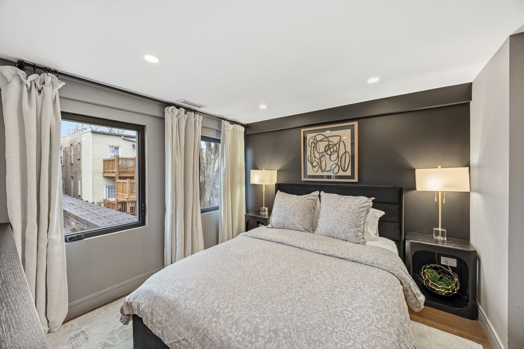 Image 51 of property listing at 5415 N Ashland Avenue, Chicago, IL 60640