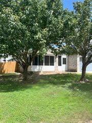 108 Bexar Forest CV, Elgin, TX 78621