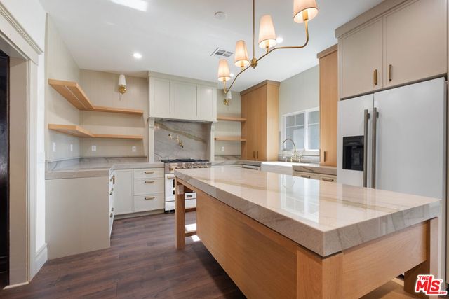 2180 W 31st Street, Los Angeles, CA 90018