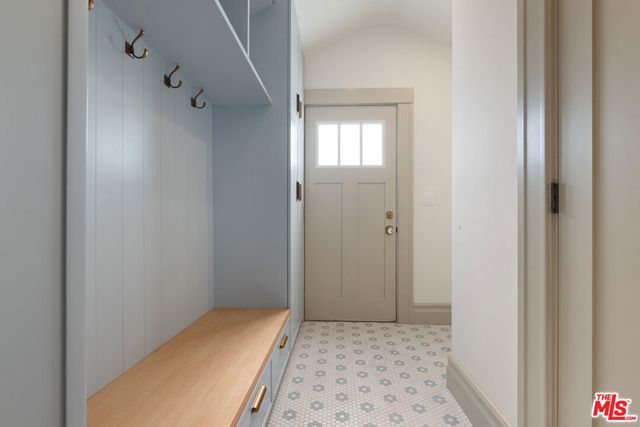 2180 W 31st Street, Los Angeles, CA 90018