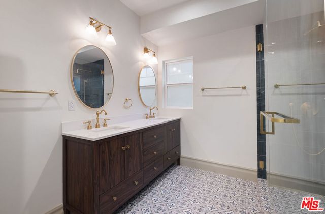 2180 W 31st Street, Los Angeles, CA 90018