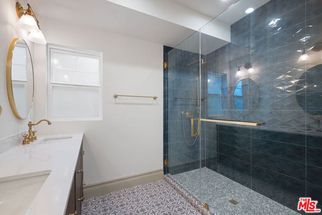 2180 W 31st Street, Los Angeles, CA 90018