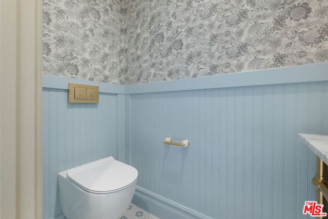 2180 W 31st Street, Los Angeles, CA 90018