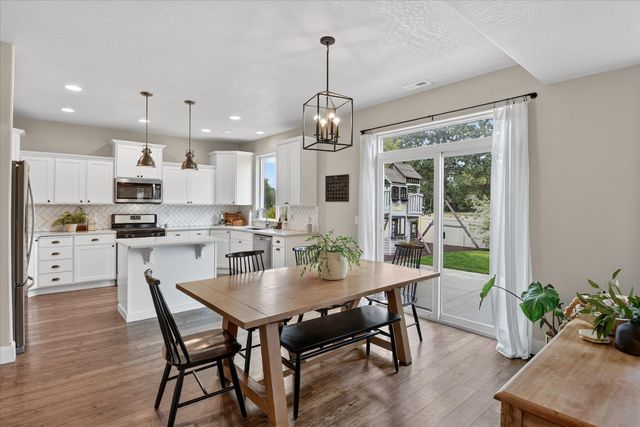 7416 N HORIZON RIDGE Ln, Spokane, WA 99208