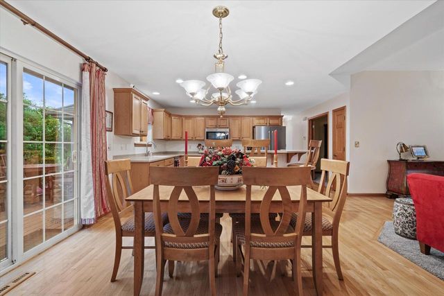 1718 Tumbleweed CIRCLE, West Bend, WI 53095