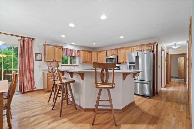1718 Tumbleweed CIRCLE, West Bend, WI 53095