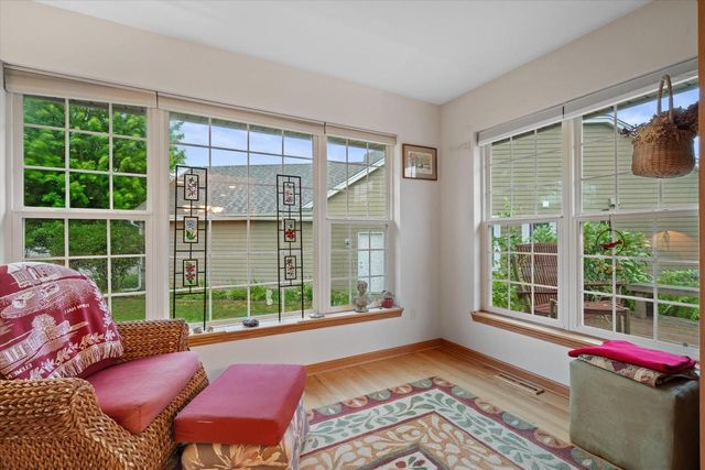 1718 Tumbleweed CIRCLE, West Bend, WI 53095