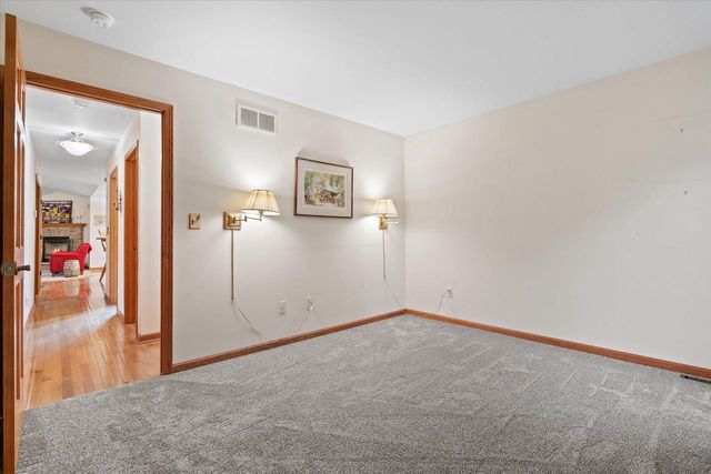 1718 Tumbleweed CIRCLE, West Bend, WI 53095