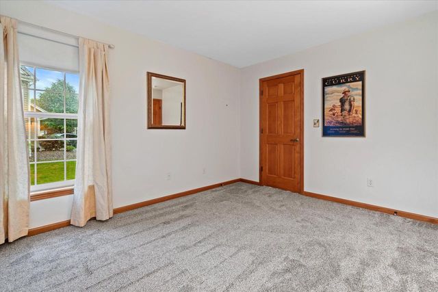 1718 Tumbleweed CIRCLE, West Bend, WI 53095