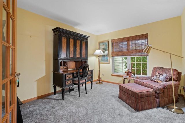 1718 Tumbleweed CIRCLE, West Bend, WI 53095