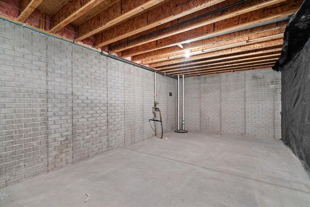 1718 Tumbleweed CIRCLE, West Bend, WI 53095