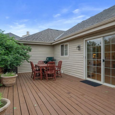 1718 Tumbleweed CIRCLE, West Bend, WI 53095