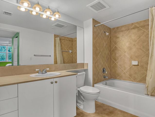 700 E Boynton Beach Boulevard 312, Boynton Beach, FL 33435