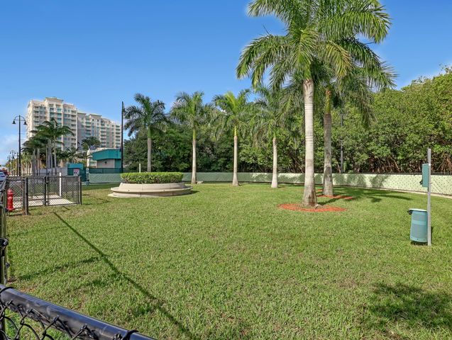 700 E Boynton Beach Boulevard 312, Boynton Beach, FL 33435